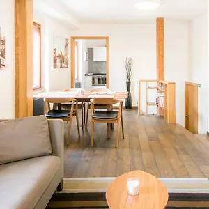 Modern In A Picturesque 15th-century Building Dom wakacyjny Praga